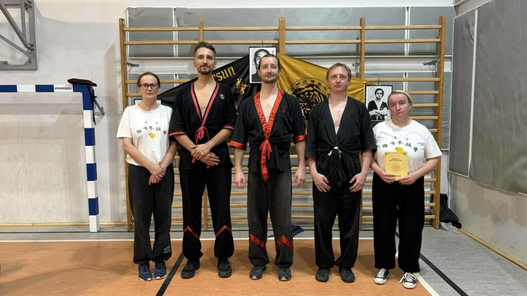 Społeczność Wing Tsun podczas wspólnego treningu